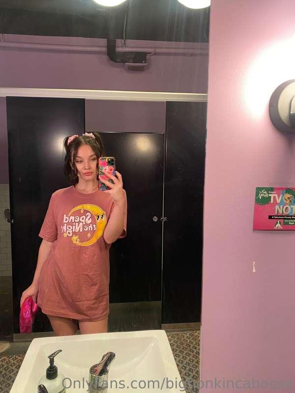 Backstage bathrooms photo dump ✨