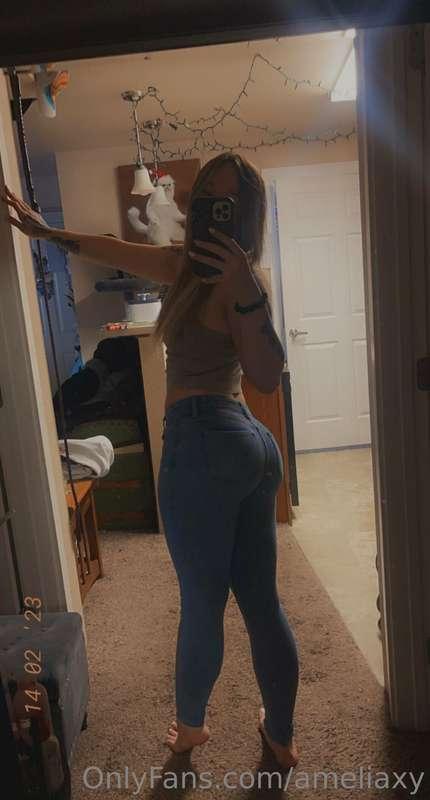 A cute outfit and POTD from this week 😋  The video is just m..