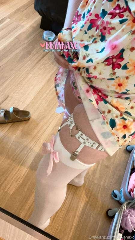 i wish thigh highs would actually stay up on my thick thighs..
