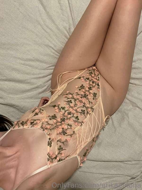 I’m so lonely keep me company tonight? 🥺💕