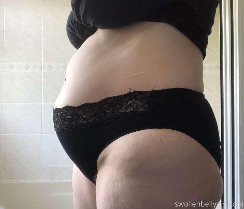 When I woke up this morning my belly was pretty bloated - es..