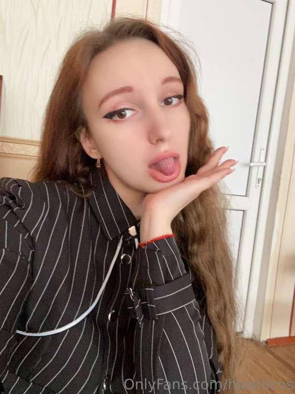 Yes, I am that hot teacher 🥵
Will you be my student?💖