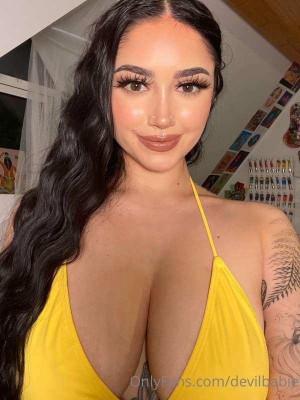 pretty face perfect body 💅🏼