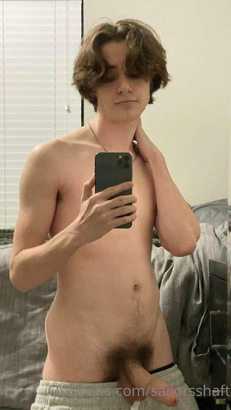 Late night nudes hit different
