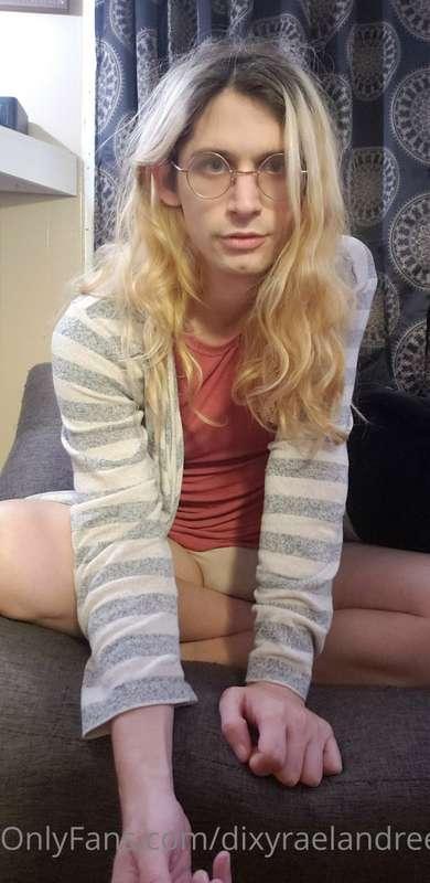 Can i interest u in a little bit of 3 AM girlbulge?