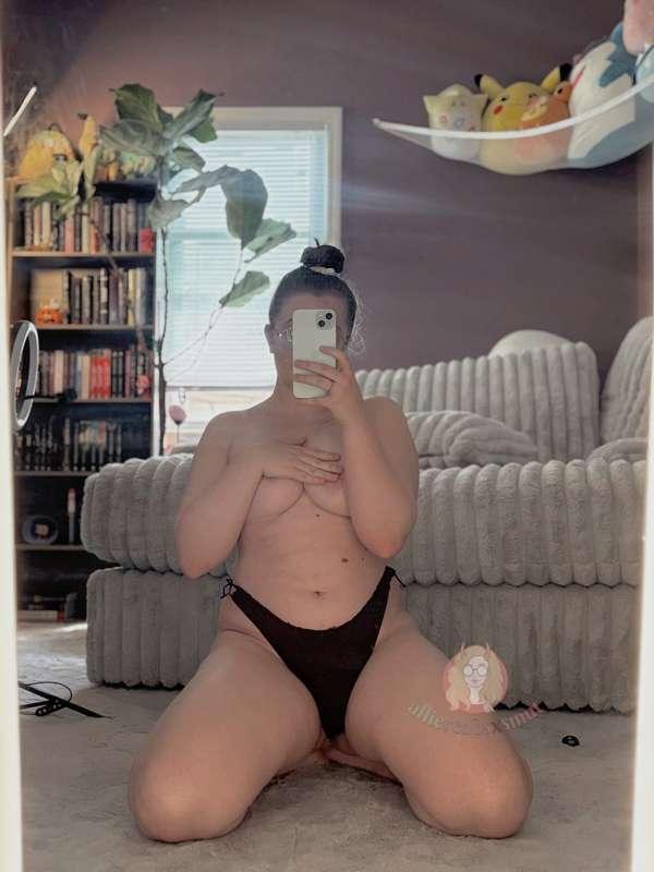 alliereadsxsmut image #0