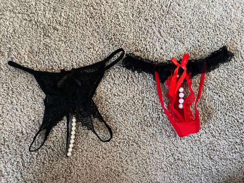 Which should I show you first ? Black or Red/Black 👀😈