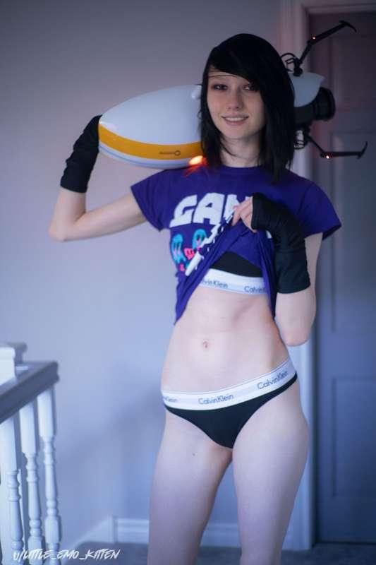 little_emo_kitten image #3