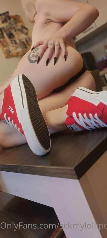 You Like my New Shoes? 😏