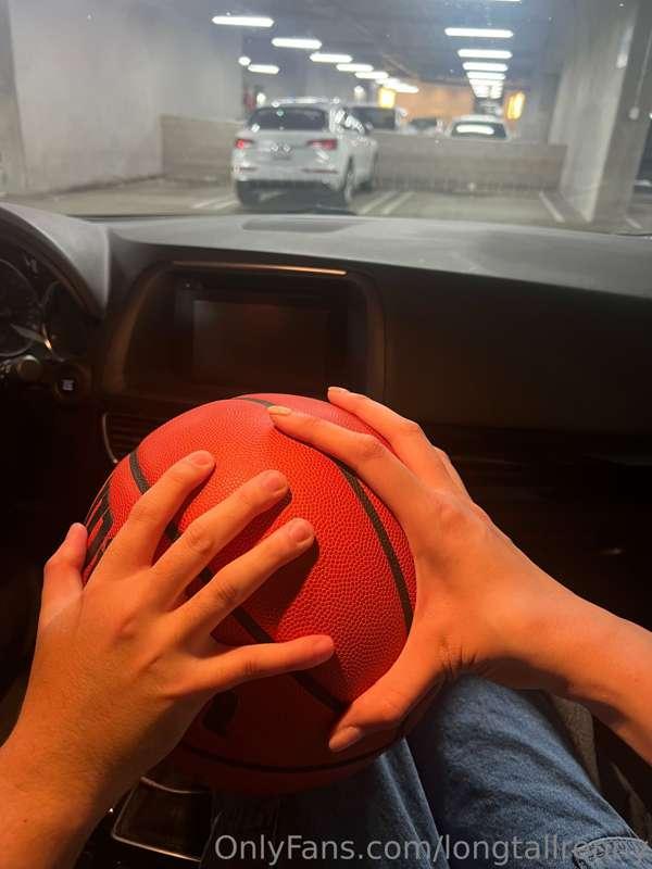 🏀