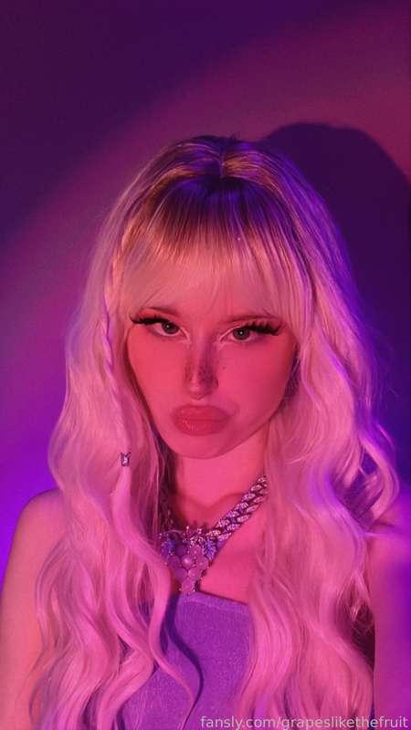 My base tier is only 5$ now 🍇 #fyp #lewds #blonde 