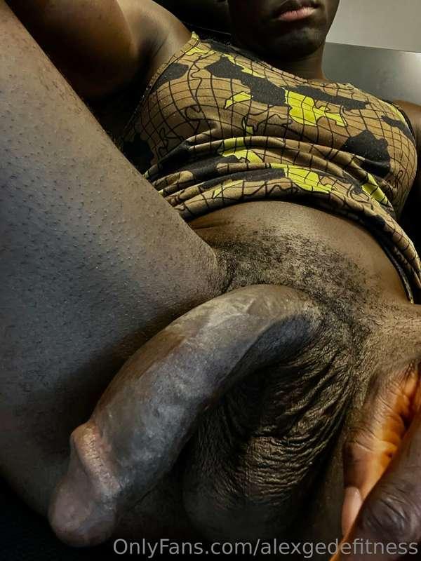 Do you like Daddy’s cock from this view? 😛