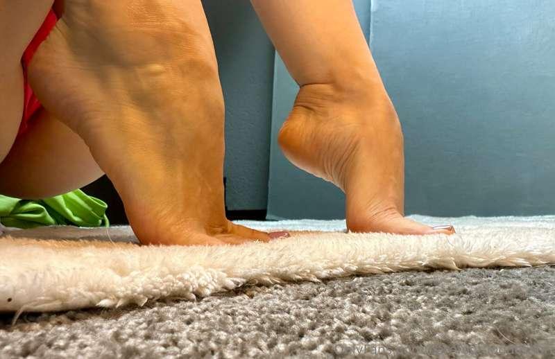 Arched feet and booty in background haha