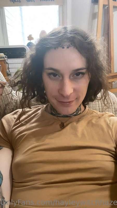 Just some titty pics!! I’ll be doing another Live Show Tonig..