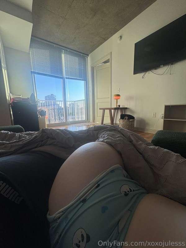 I went to Skyzone last night. I love bouncing on BBC