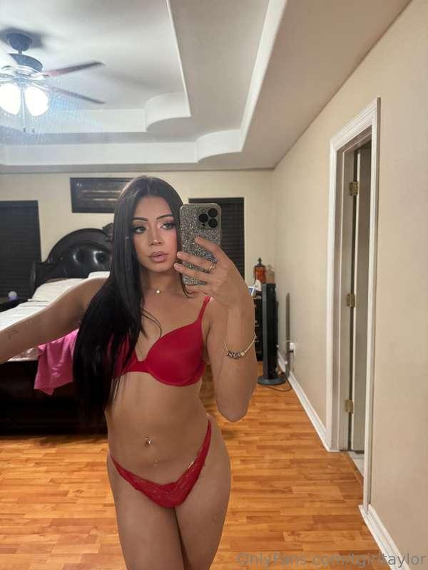 do you find me sexy in this outfit?😈