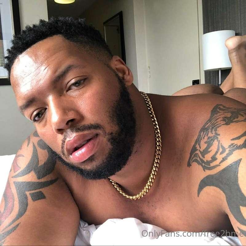 DM TO SEE THE FULL PREVIEW OF THIS VIDEO!! 
BIG BOYZ NEED LO..