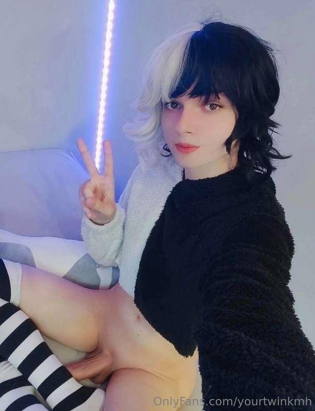 Wanna sit on my lap? :3