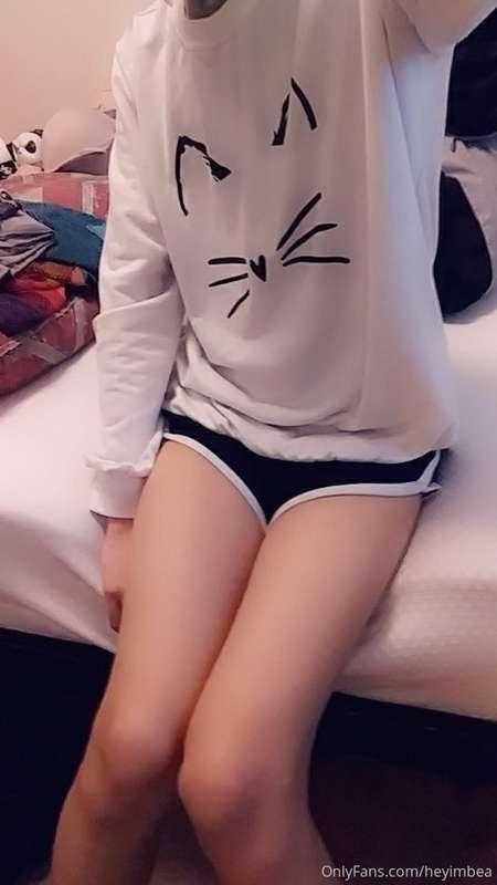 You guys get some leg then ❤
I also really like this sweater