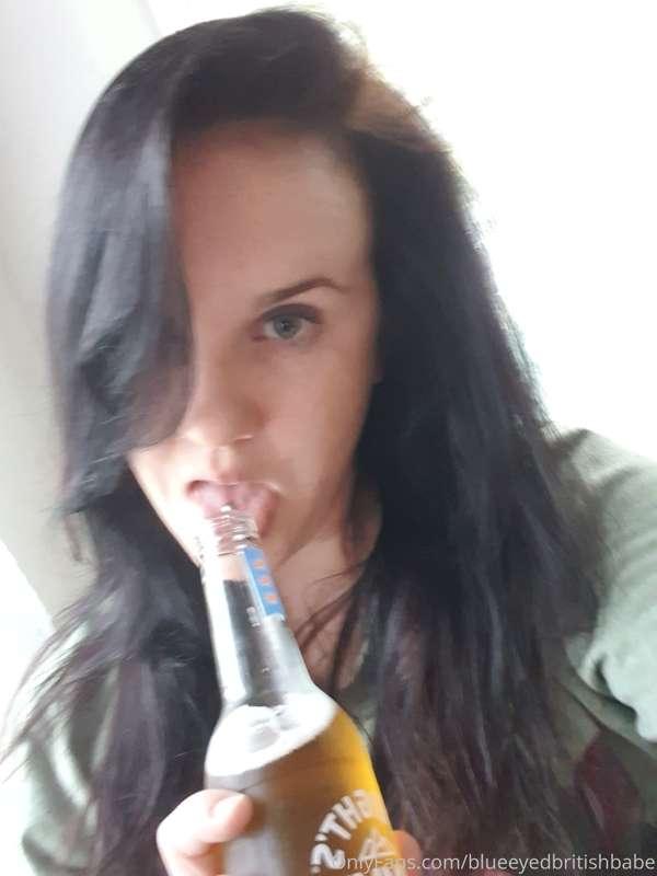 blueeyedbritishbabe image #0