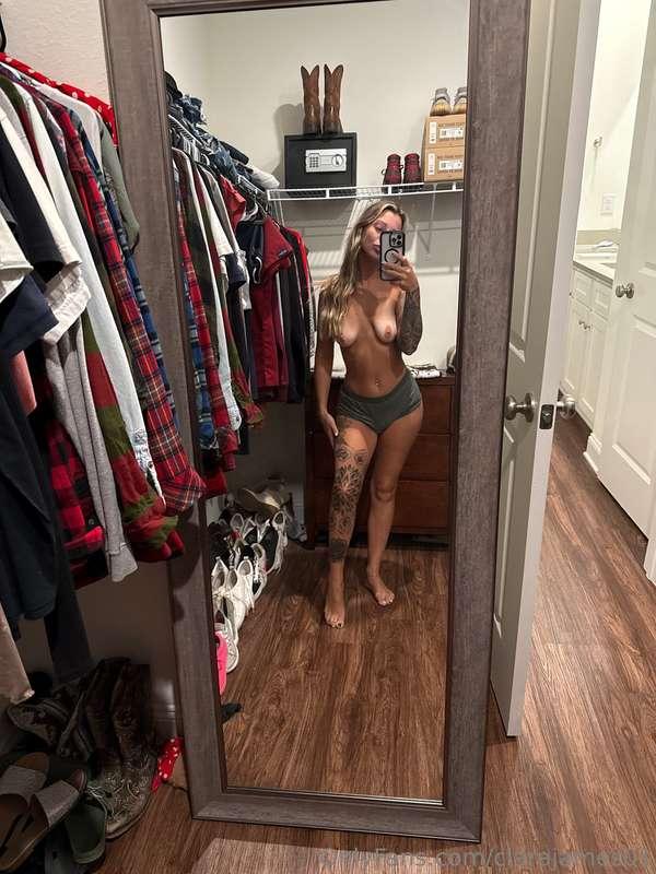 Happy Monday yall 🖤