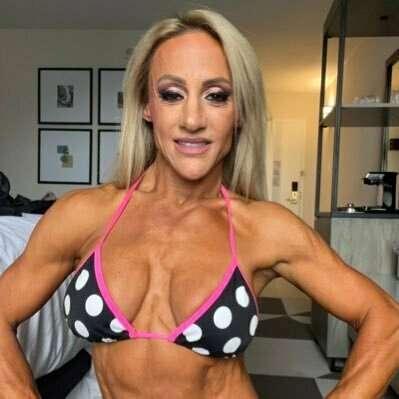 Hmmmmm... so this sexy little blonde fitness competitor @hea..
