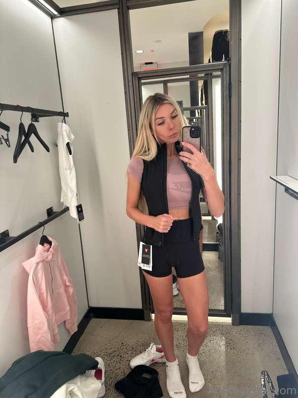 Do you think this jacket goes with my outfit?😈