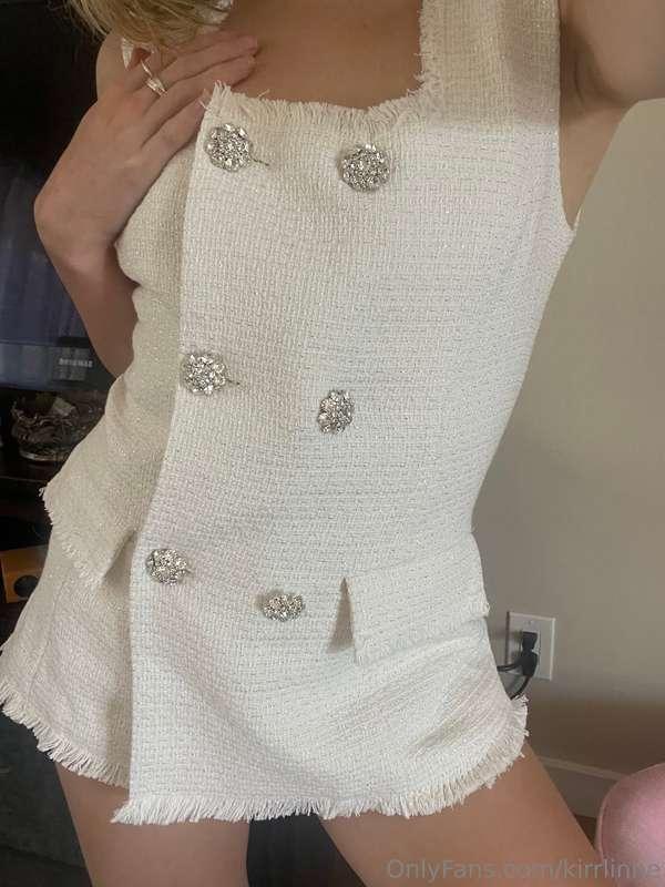 Is my dress too short? Tip me and find more <.<