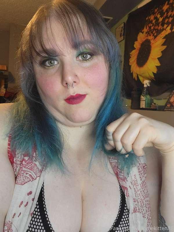 Felt cute after my shower. Got all dolled up for you delinqu..