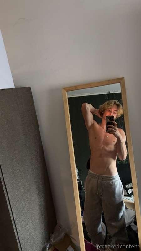 if having a massive 🍆 was an Olympic sport, i'd win gold 🤭