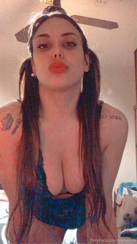 [Forwarded from SM] [ Photo ] @renatal0ve ♥️FREE♥️ 😂HORNY LA..