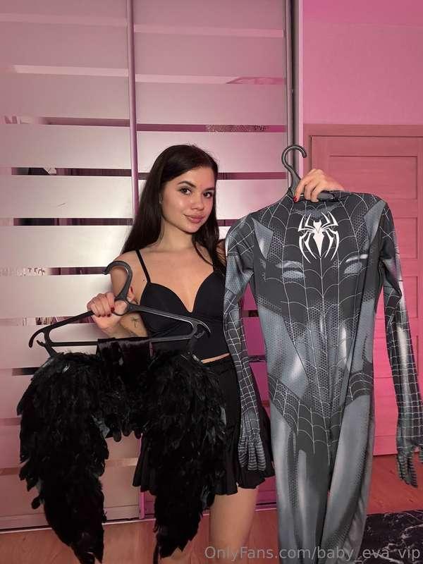 Help me choose my Halloween costume! 😈 I was thinking of two..