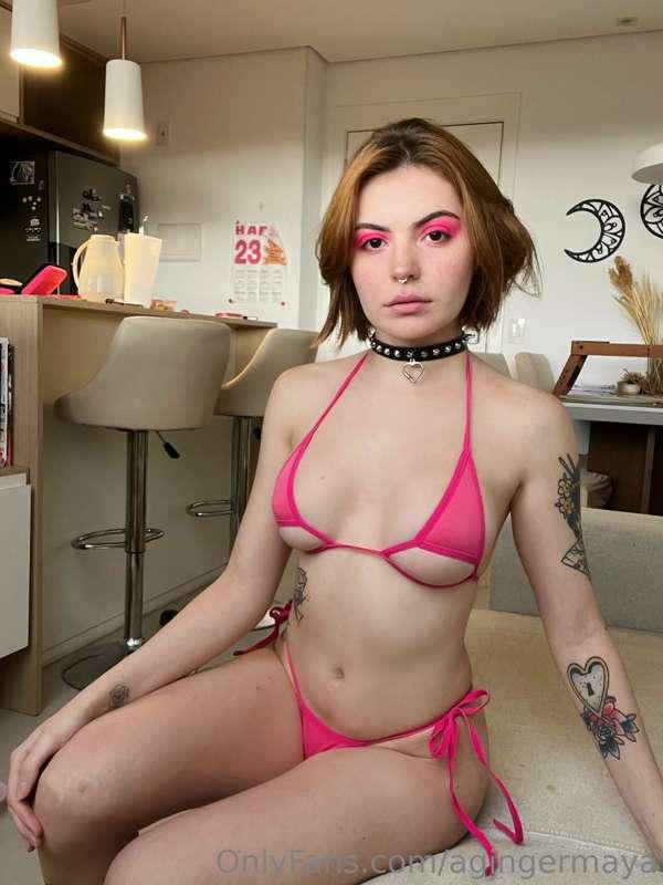 Do you like pink on me ? 💓