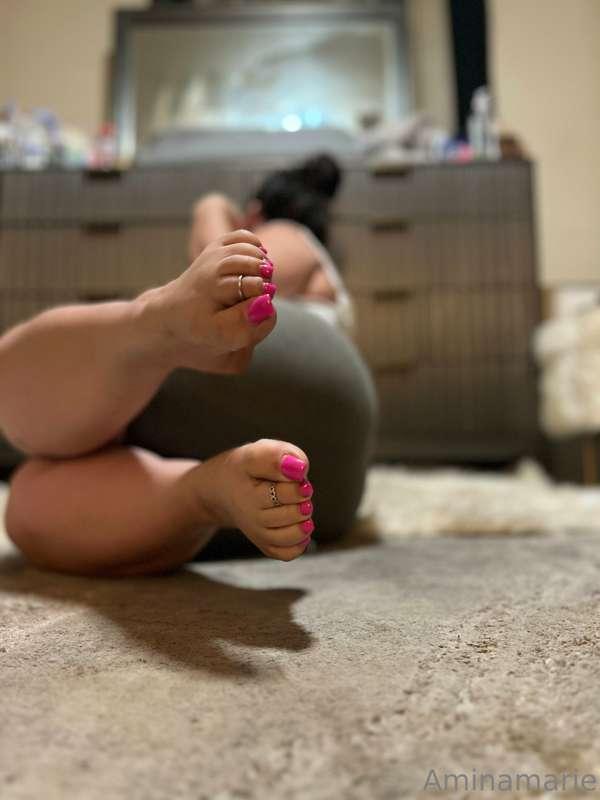 Over this pink! Going to shave and post this pussy tomorrow ..