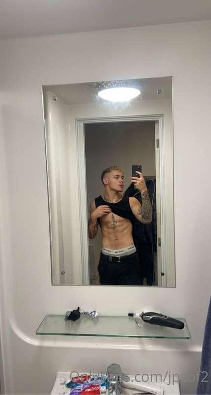 Are you hungry? 👅