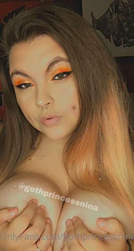 gothprincessninafree image #1
