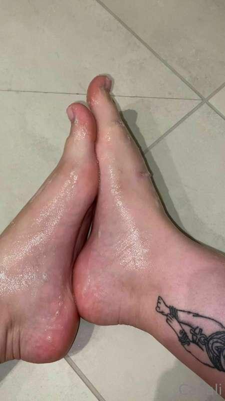 Little 🎁 for my feet 👣 guys 🥰