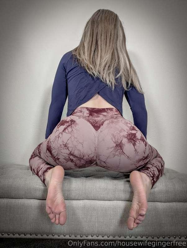 These leggings weren’t made for squats today. 😘