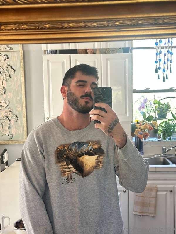 hi 😇 happy tuesday!