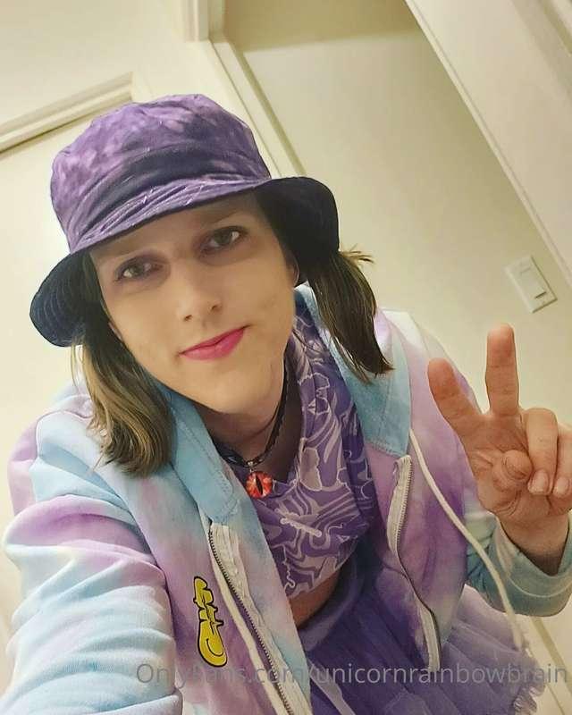 A few sexy photos taken with my cute purple crop top, pig ta..