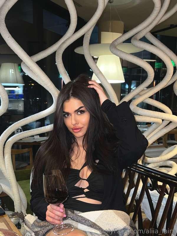 🍷 Caught a moment of enjoyment..... And yes, the wine glass ..