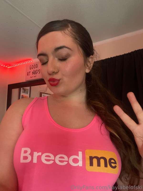 New shirt 💕 gonna make a video getting fucked in this soon…