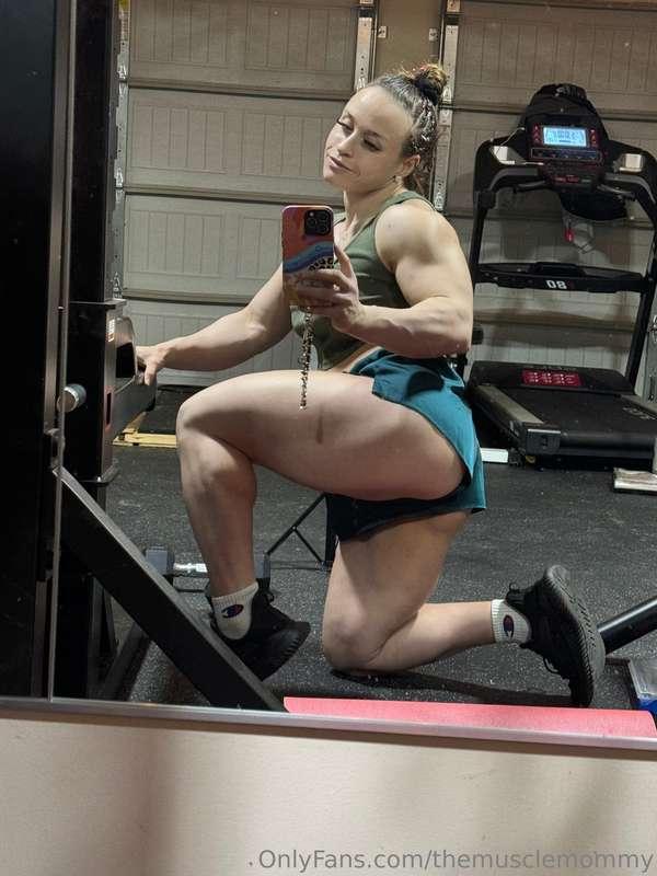 Tip ANYTHING for a muscle mommy treat in your inbox.
The big..
