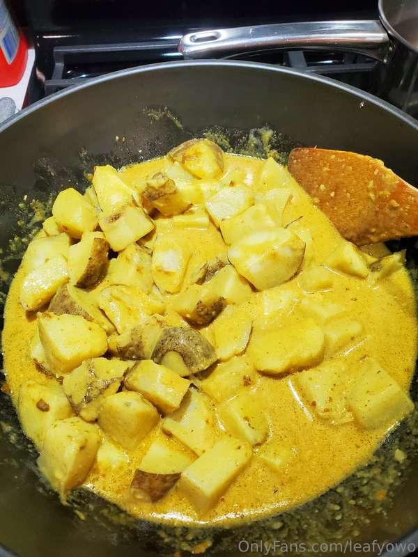 Curry Potatoes 🥔