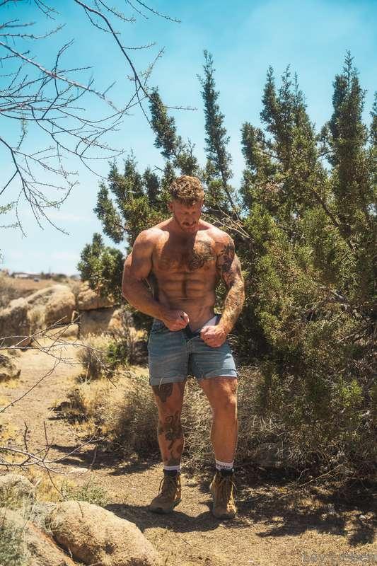 Keep staring… I don’t mind 😉