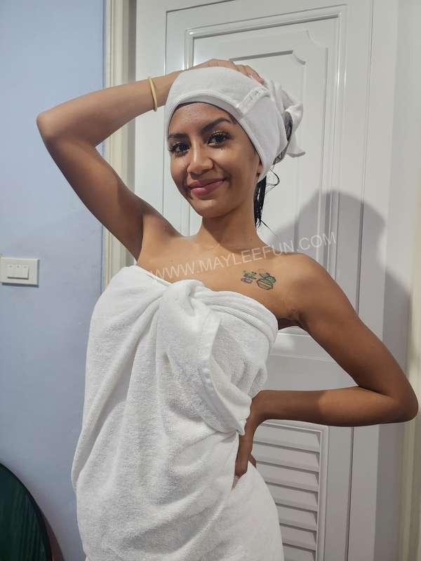 Fresh out of shower! 😘🚿