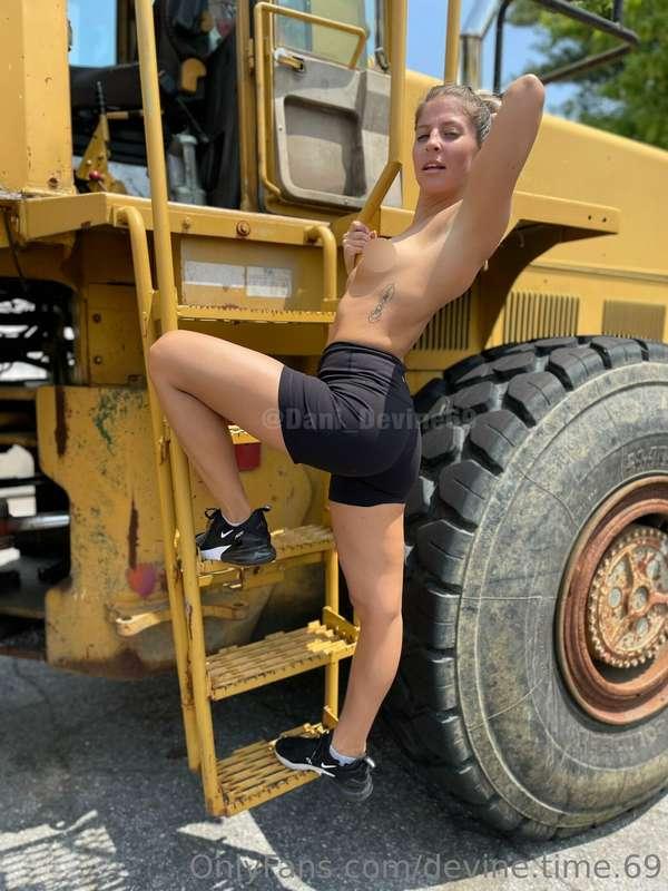 devine.time.69 image #0