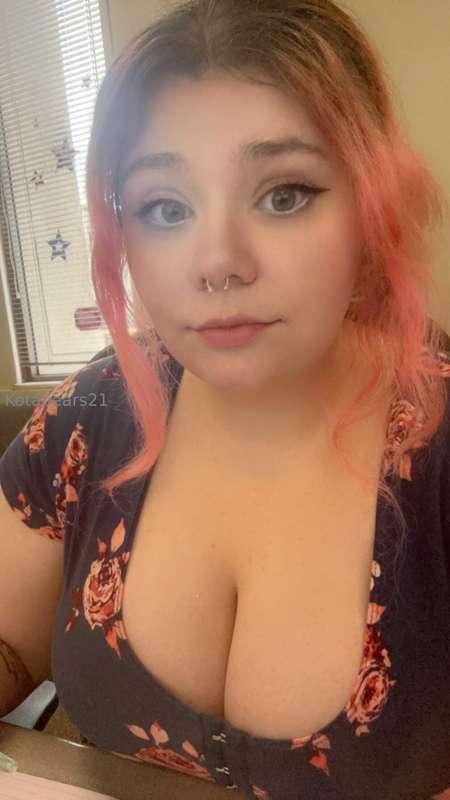 office boobies 😜
