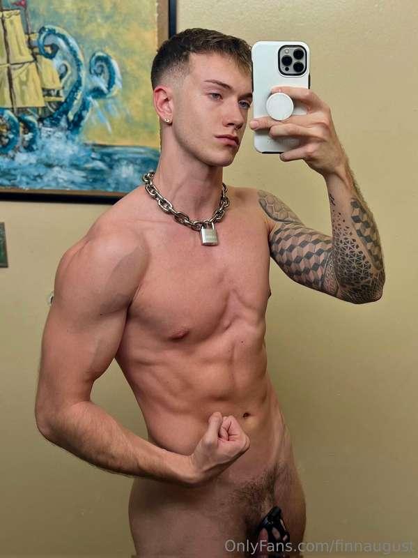 Bigger chain = better boy 🐶