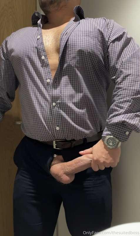 How do you find your office life? Want me to be your boss? 😜..
